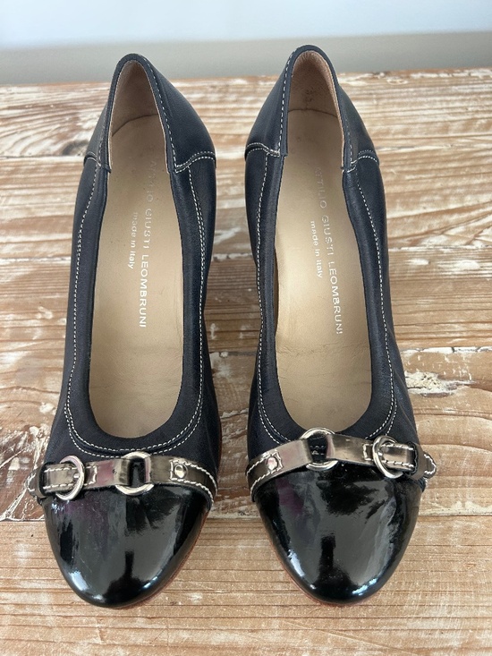 Agl Shoes - AGL (Attilo Giusti Leombruni Belted Block Heel Cap Toe Pumps Sz 39 (8.5-9)